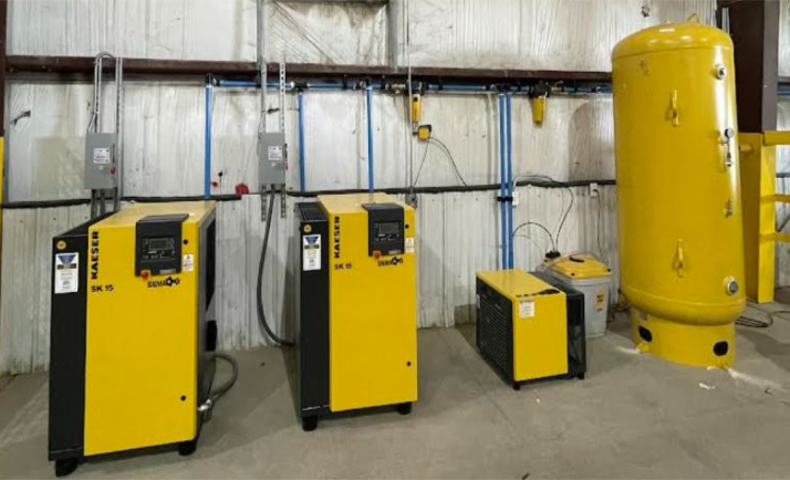 A yellow and black machine